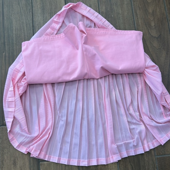JCrew pink mesh golf skirt/shorts w/ gold&white striped waist XL great condition - Picture 5 of 8